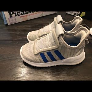 Toddler sneakers